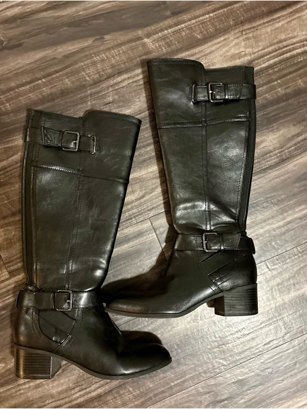 Unisa 7.5 Women’s Black Leather Mid-Heel Knee Boots with Buckle Straps